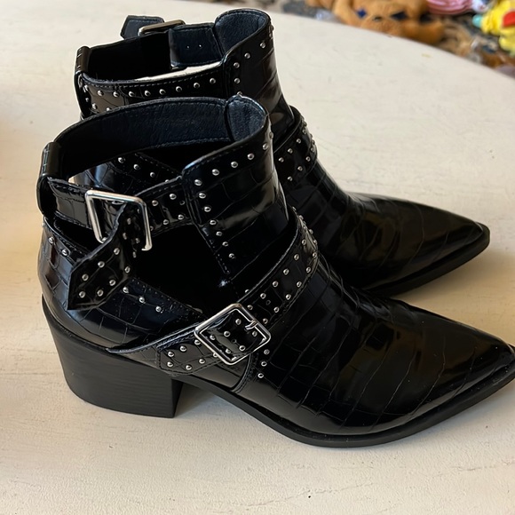 Steve Madden Shoes - Steve Madden Andy bootie